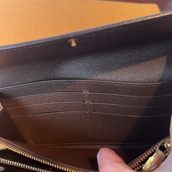 Louis Vuitton Porte Feuille Sara wallet 🤎🖤 - Picture 5 of 11